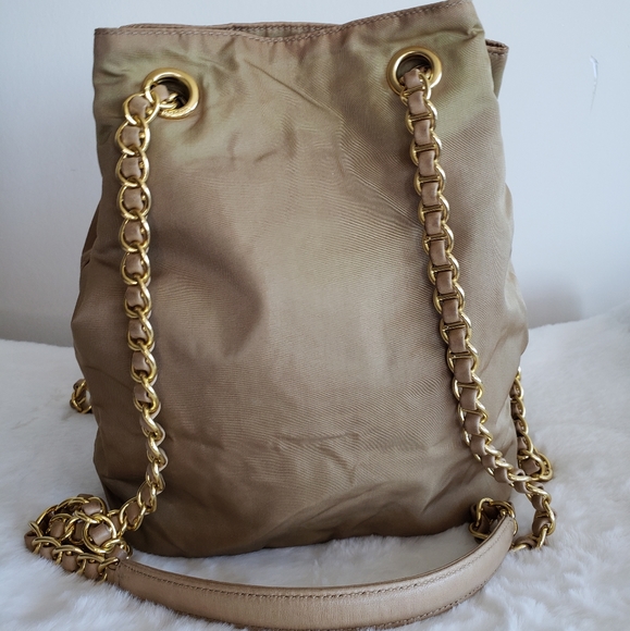 Prada - Picture 3 of 7